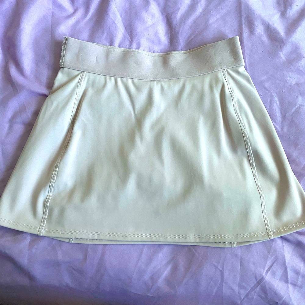 Aritzia Tennis Skirt w Shorts Built in